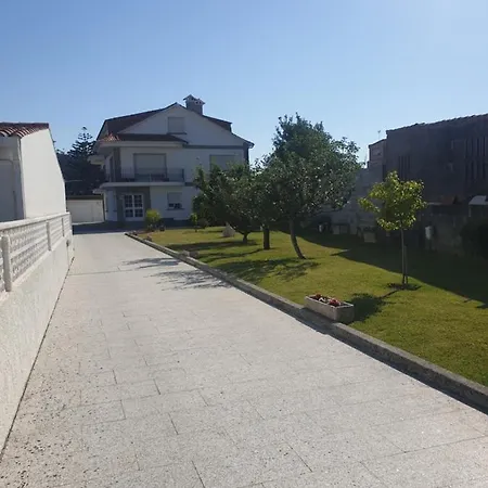 Atico En Con Jardin Apartman O Grove